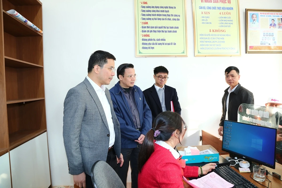 Phó Bí thư Thường trực Tỉnh ủy Nguyễn Hồng Phong thăm, làm việc tại xã Thiệu Quang