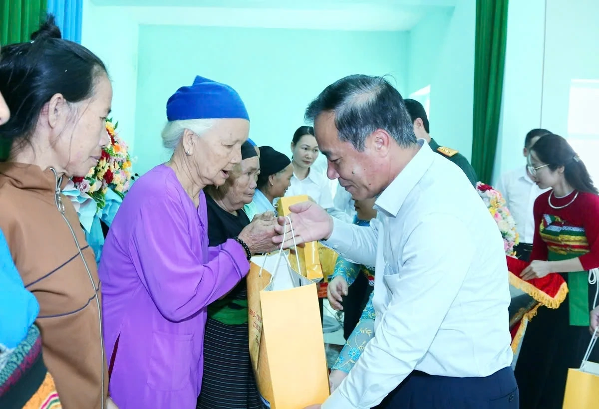Bí thư Tỉnh ủy Lê Đức Thái thăm, làm việc tại 5 xã miền núi