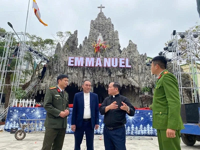 Giữ b&igrave;nh y&ecirc;n ở x&oacute;m đạo