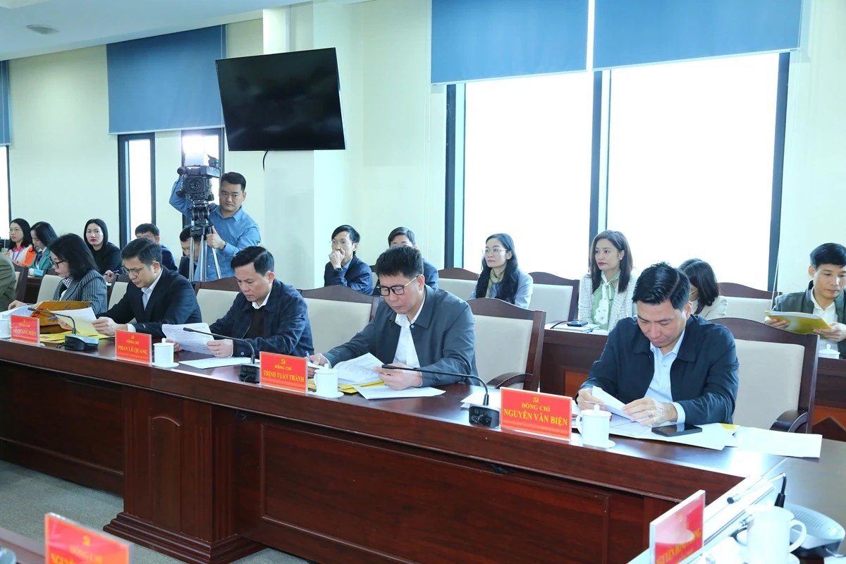 N&ecirc;u cao tr&aacute;ch nhiệm, chủ động triển khai c&ocirc;ng t&aacute;c chuẩn bị bầu cử đảm bảo tiến độ, đ&uacute;ng quy định