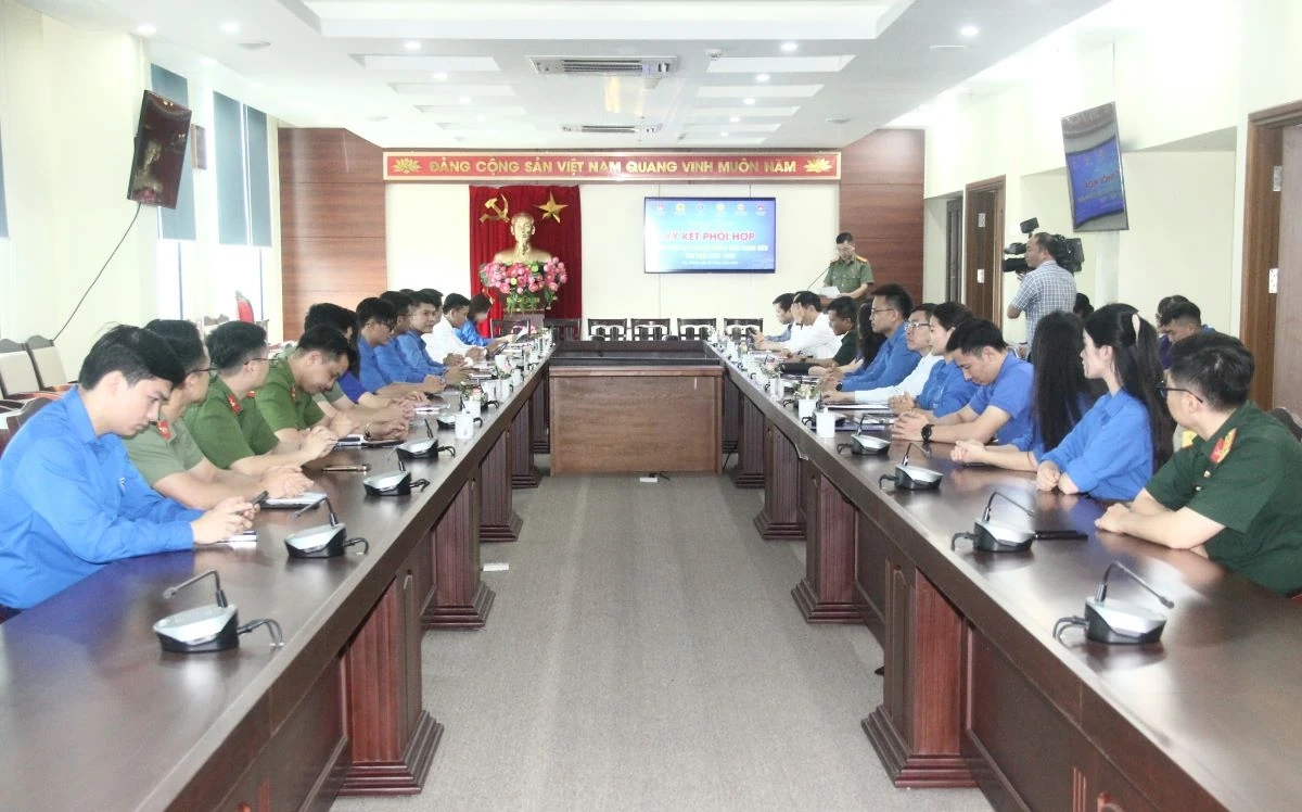 Đoàn phường Hạc Thành ký kết chương trình phối hợp với các đơn vị