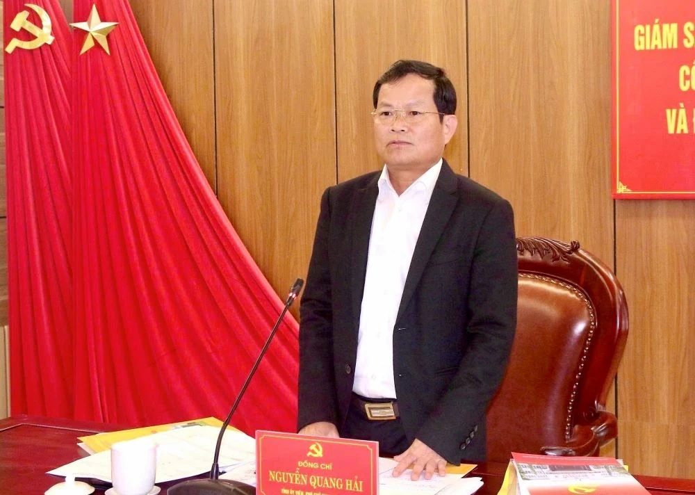 Ph&oacute; Chủ tịch HĐND tỉnh Nguyễn Quang Hải gi&aacute;m s&aacute;t c&ocirc;ng t&aacute;c bầu cử đại biểu Quốc hội v&agrave; HĐND c&aacute;c cấp