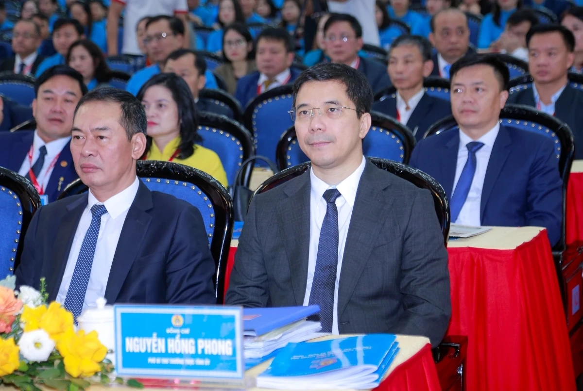 Phát huy trí tuệ, sức mạnh của đoàn viên, công nhân lao động trong sự nghiệp xây dựng và phát triển kinh tế - xã hội