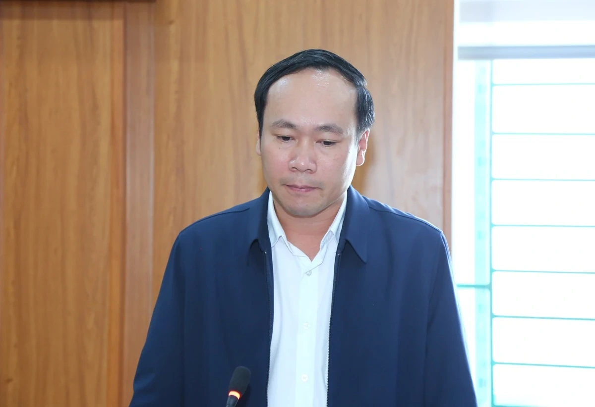 Ph&oacute; B&iacute; thư Thường trực Tỉnh ủy Nguyễn Hồng Phong thăm, l&agrave;m việc tại x&atilde; Hoa Lộc