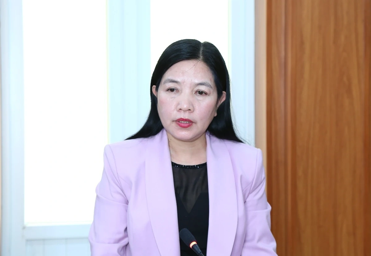 Ph&oacute; B&iacute; thư Thường trực Tỉnh ủy Nguyễn Hồng Phong thăm, l&agrave;m việc tại x&atilde; Hoa Lộc