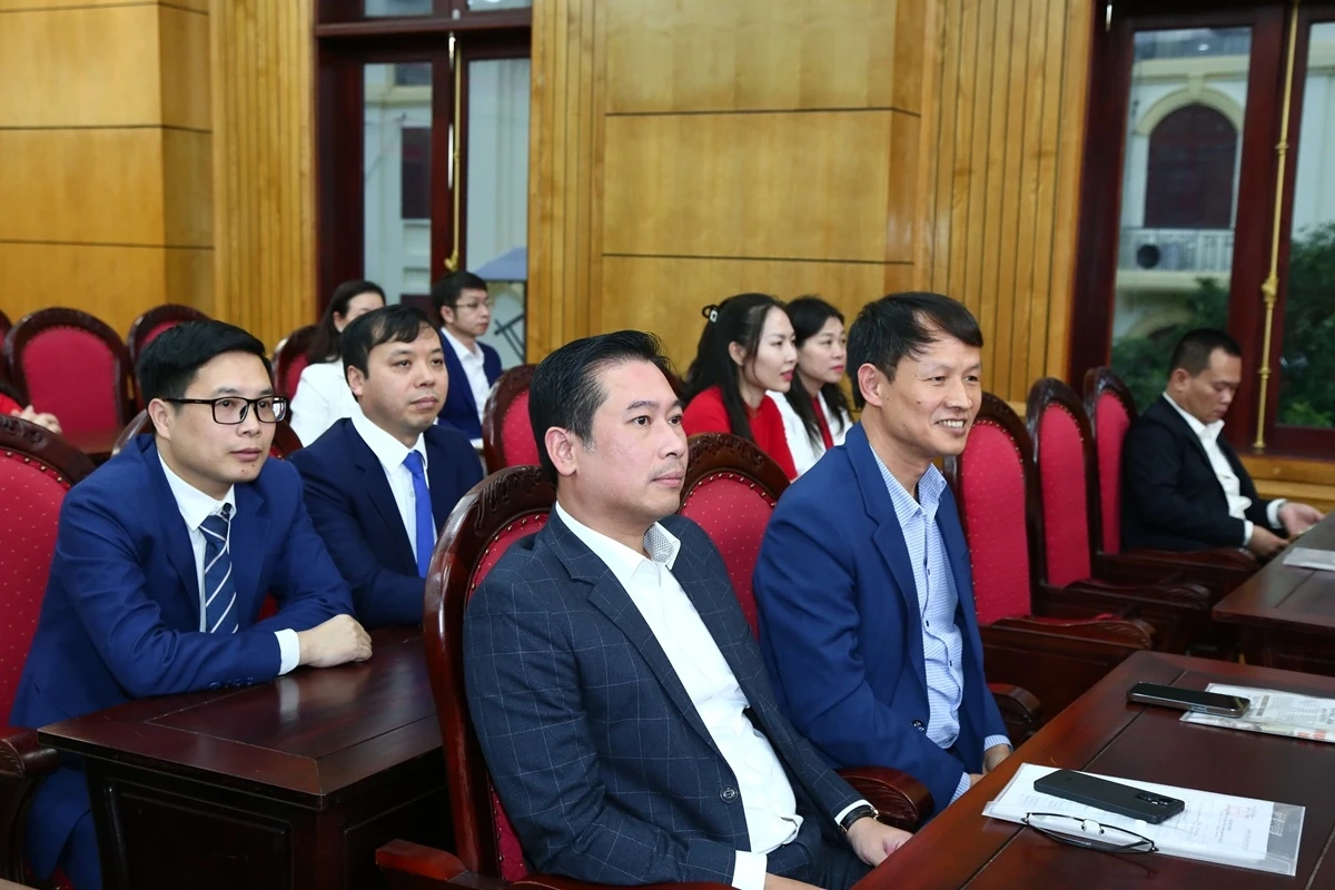 X&acirc;y dựng đội ngũ c&aacute;n bộ ng&agrave;nh Nội ch&iacute;nh Đảng li&ecirc;m ch&iacute;nh, bản lĩnh, trung th&agrave;nh, tr&aacute;ch nhiệm v&agrave; chuy&ecirc;n nghiệp