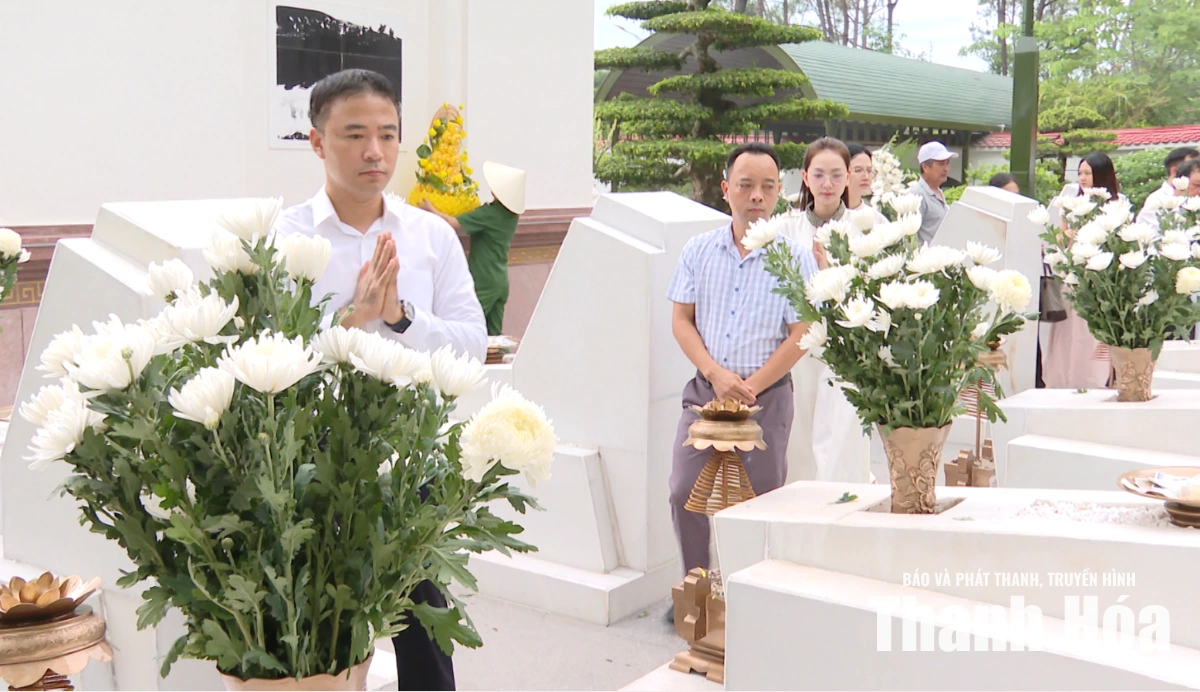 Hiệp hội Doanh nghiệp tỉnh dâng hương tri ân các Anh hùng liệt sĩ