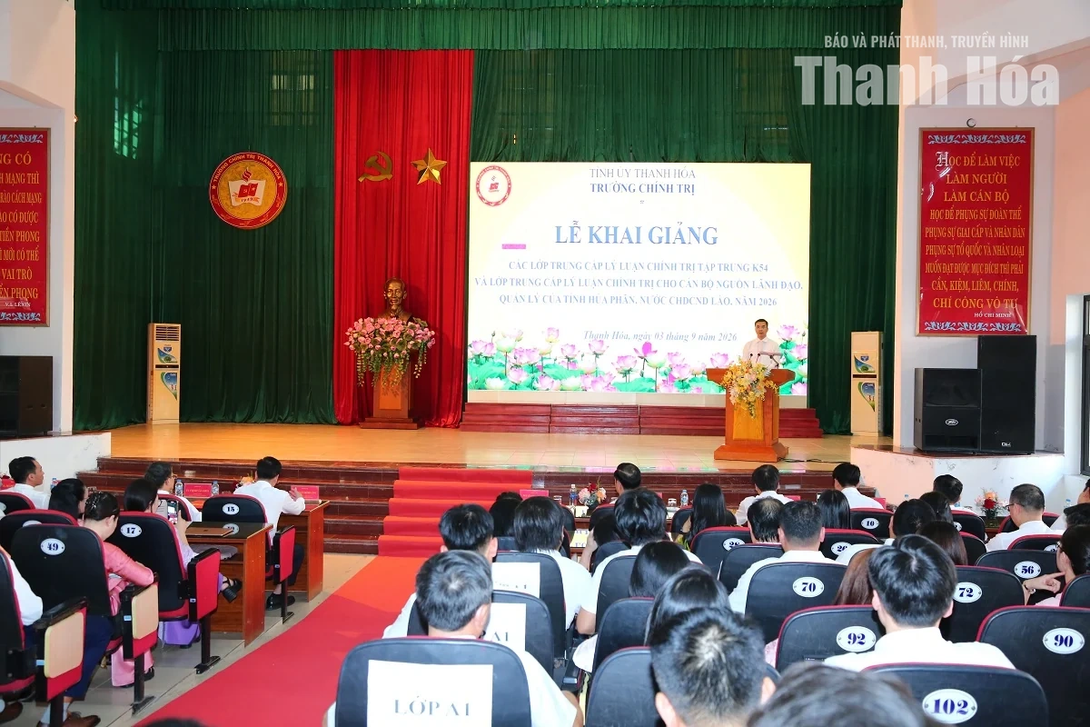 Khai giảng các lớp trung cấp lý luận chính trị hệ tập trung