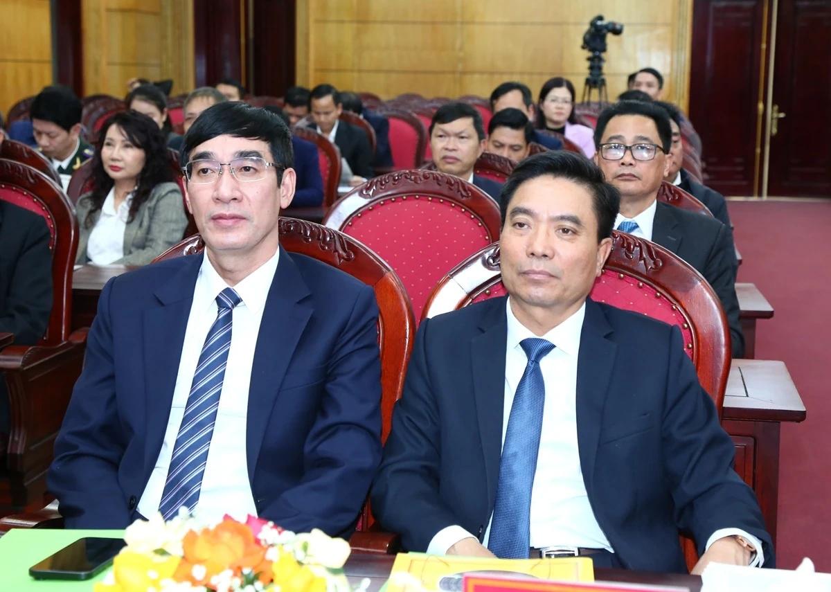 X&acirc;y dựng đội ngũ c&aacute;n bộ ng&agrave;nh Nội ch&iacute;nh Đảng li&ecirc;m ch&iacute;nh, bản lĩnh, trung th&agrave;nh, tr&aacute;ch nhiệm v&agrave; chuy&ecirc;n nghiệp