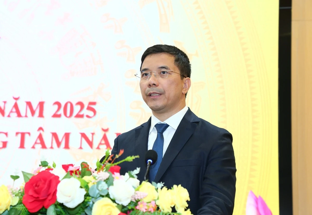 Ph&aacute; vỡ t&iacute;nh bảo thủ, tr&igrave; trệ, thay đổi tư duy, nhận thức nhằm tạo ra sức chiến đấu của tổ chức cơ sở đảng