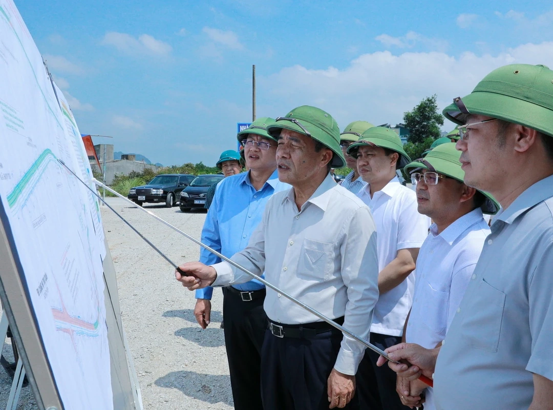Bí thư Tỉnh ủy Lê Đức Thái kiểm tra tiến độ dự án giao thông trọng điểm kết nối với Cảng hàng không Thọ Xuân
