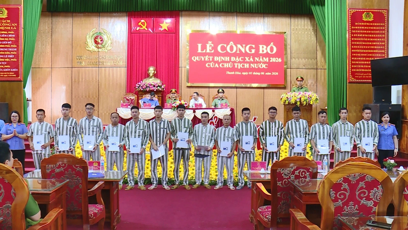 Trại giam Thanh Cẩm: 58 phạm nhân được đặc xá, hân hoan trở về với gia đình
