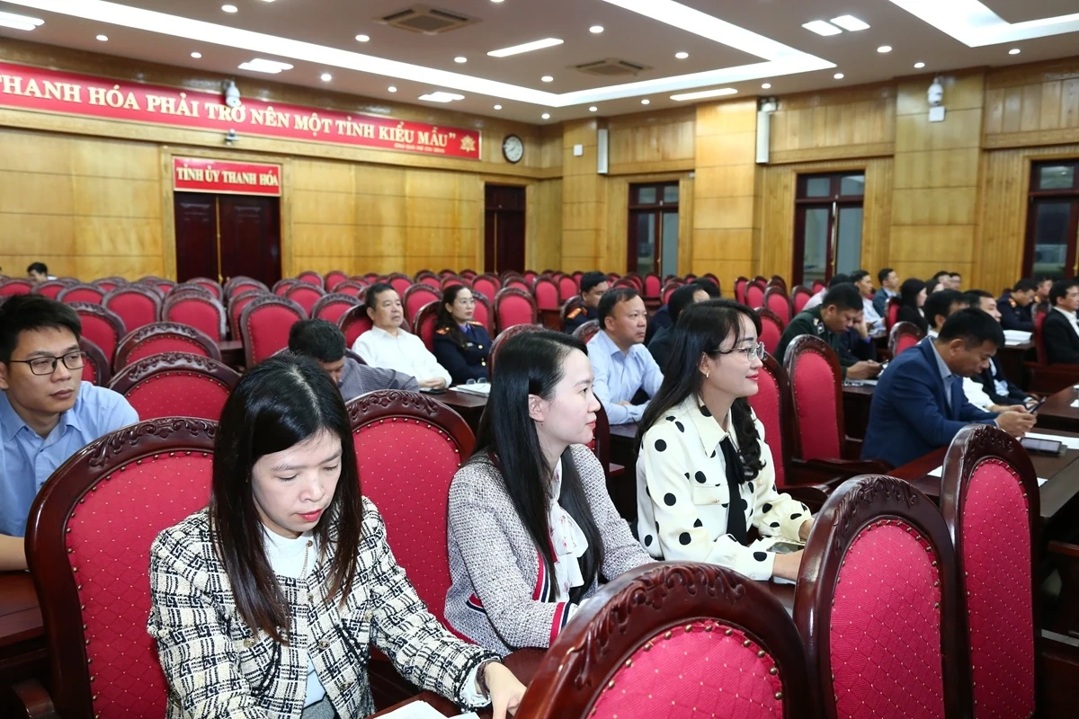 Kiên quyết, kiên trì ngăn chặn, đẩy lùi tham nhũng, lãng phí, tiêu cực