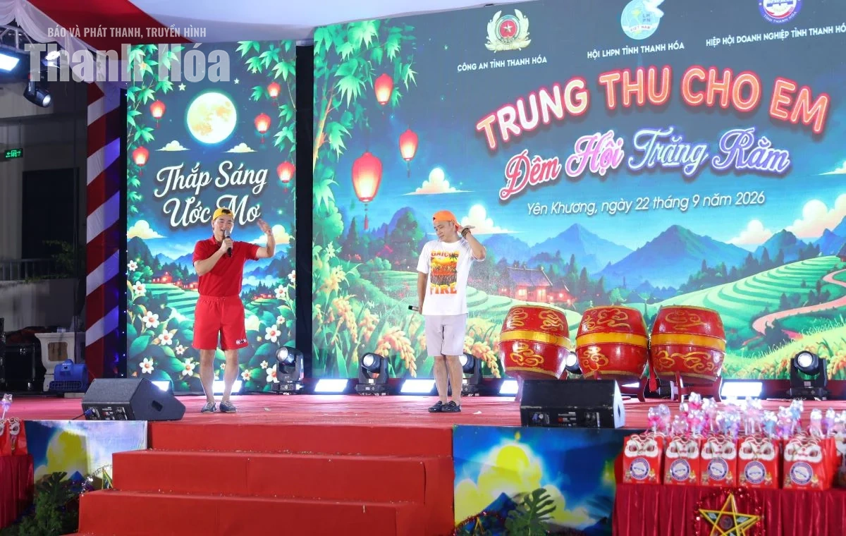 Mang tiếng cười và sự quan tâm, sẻ chia đến với trẻ em nơi biên giới Yên Khương