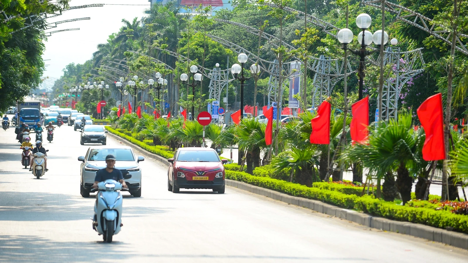 Đập tan luận điệu xuyên tạc về xây dựng xã, phường xã hội chủ nghĩa