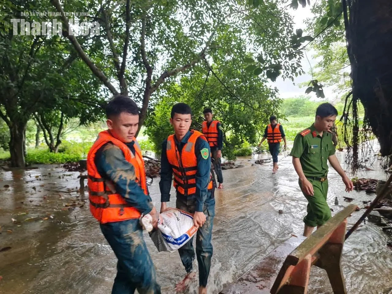 Tập trung khắc phục hậu quả mưa lũ, bảo đảm an toàn cho Nhân dân