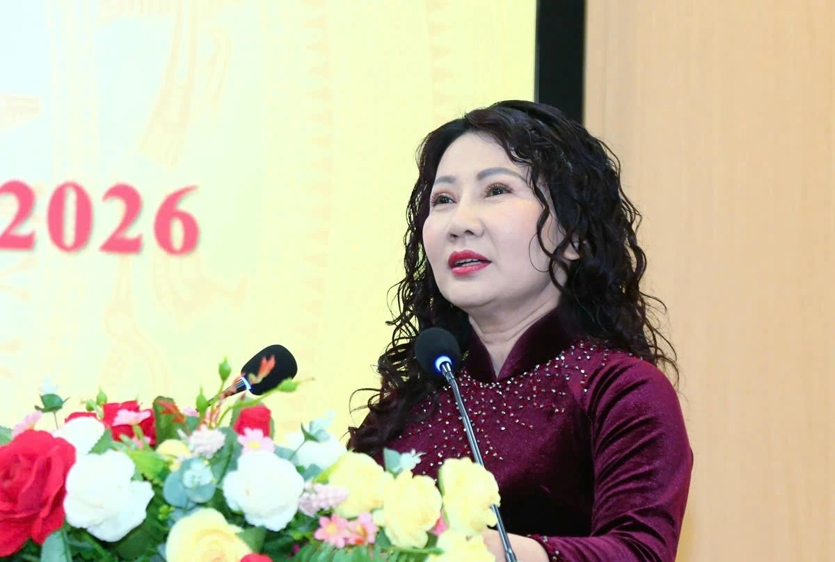 Ph&aacute; vỡ t&iacute;nh bảo thủ, tr&igrave; trệ, thay đổi tư duy, nhận thức nhằm tạo ra sức chiến đấu của tổ chức cơ sở đảng