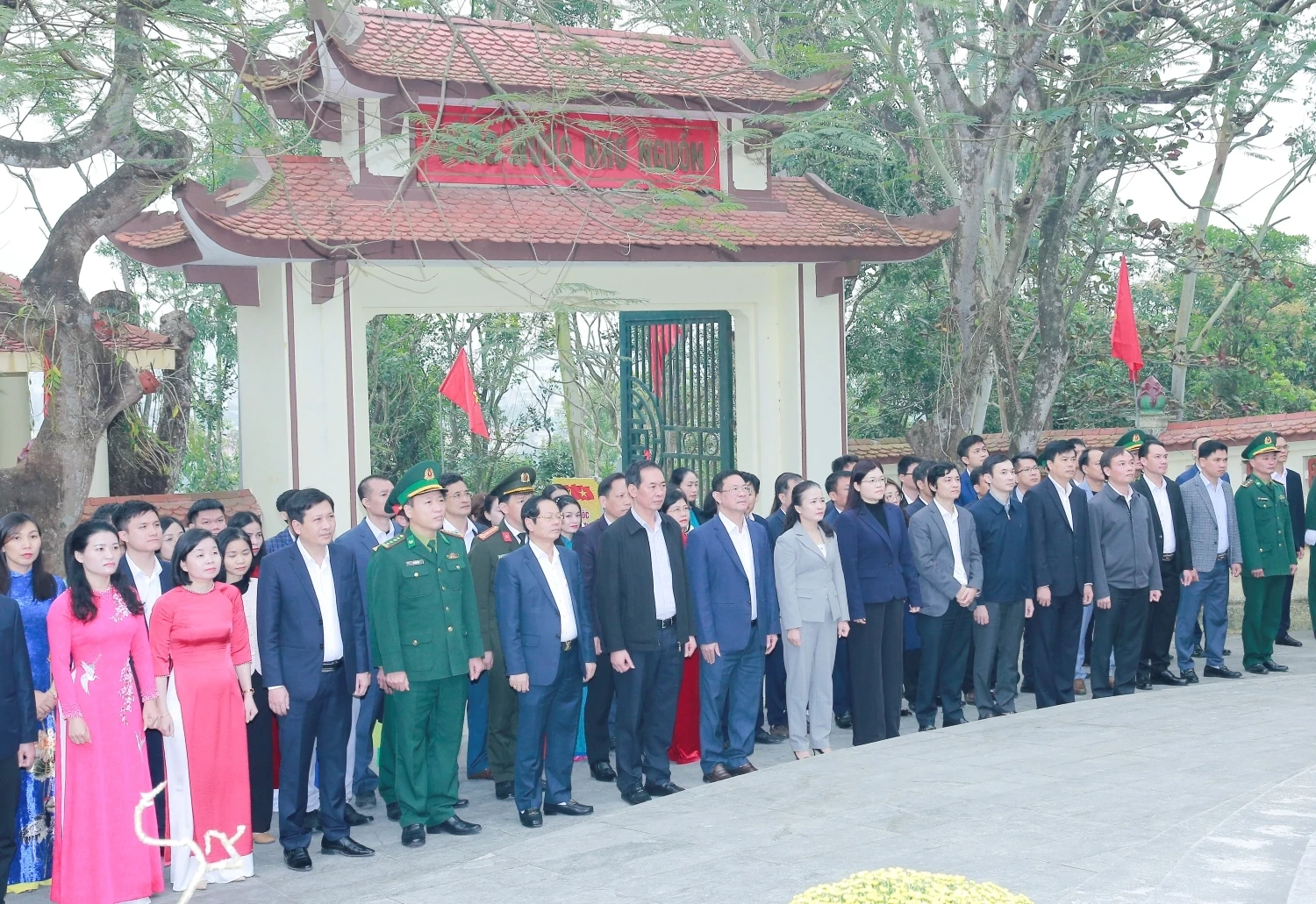 Ph&oacute; B&iacute; thư Tỉnh ủy, Chủ tịch Ủy ban MTTQ tỉnh Trịnh Tuấn Sinh thăm, tặng qu&agrave; Tết tại c&aacute;c phường Sầm Sơn, Nam Sầm Sơn v&agrave; x&atilde; Quảng Ninh
