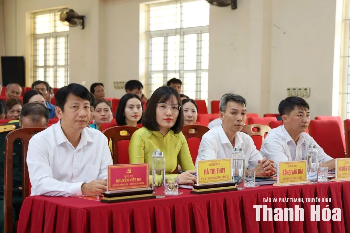 Xã An Nông công bố các nghị quyết, quyết định kiện toàn tổ chức thôn