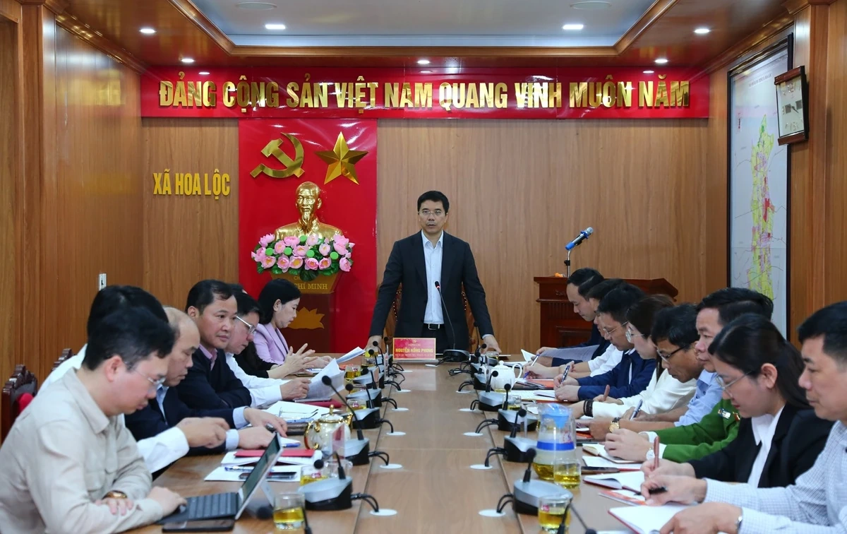 Ph&oacute; B&iacute; thư Thường trực Tỉnh ủy Nguyễn Hồng Phong thăm, l&agrave;m việc tại x&atilde; Hoa Lộc