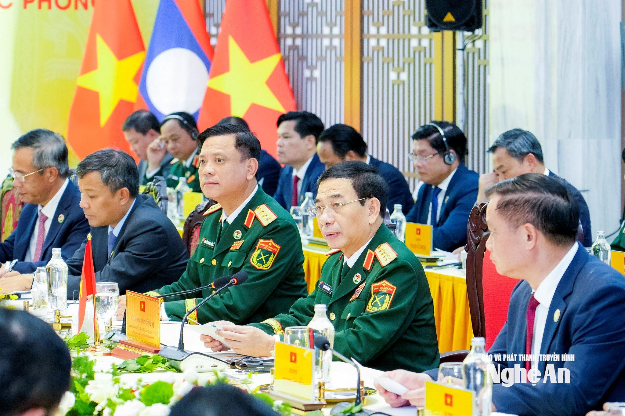 Hội đàm giữa Bộ trưởng Bộ Quốc phòng Việt Nam và Bộ trưởng Bộ Quốc phòng Lào