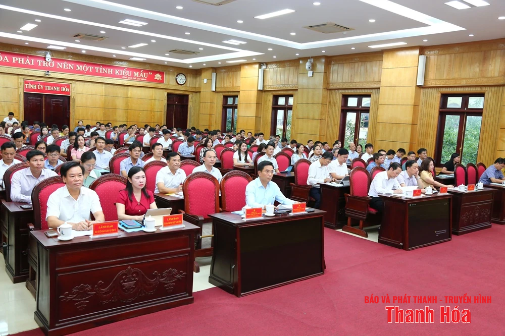 Học sinh, sinh viên là trung tâm, chủ thể; thầy cô giáo là động lực; nhà trường là bệ đỡ; gia đình là điểm tựa; xã hội là nền tảng