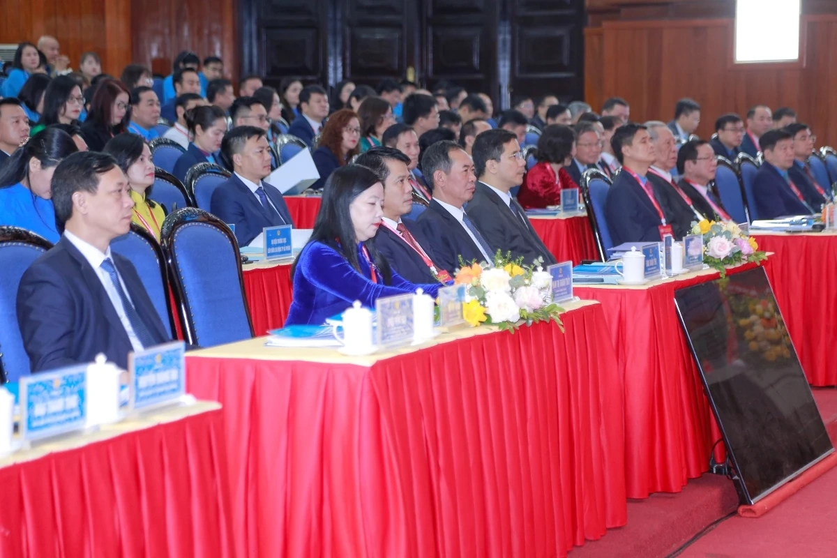 Phát huy trí tuệ, sức mạnh của đoàn viên, công nhân lao động trong sự nghiệp xây dựng và phát triển kinh tế - xã hội