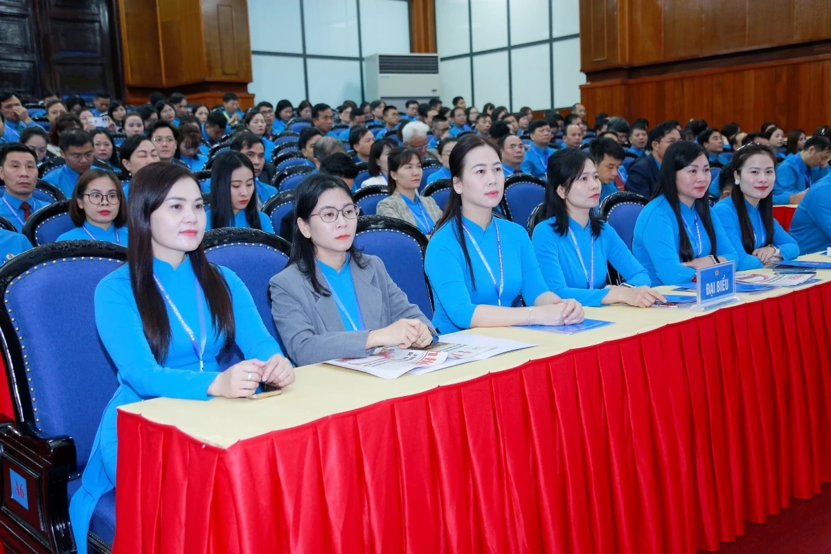 Phát huy trí tuệ, sức mạnh của đoàn viên, công nhân lao động trong sự nghiệp xây dựng và phát triển kinh tế - xã hội