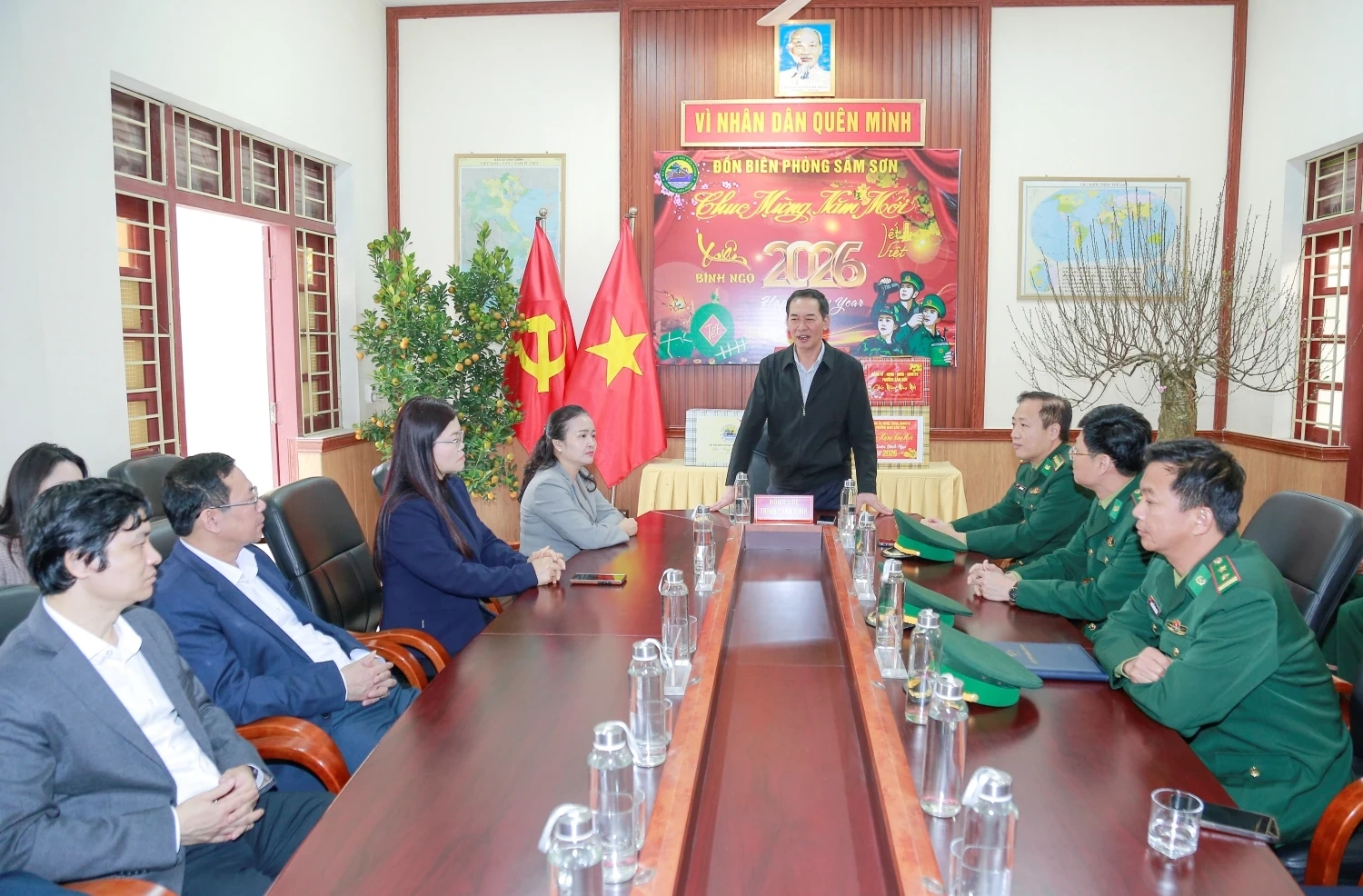 Ph&oacute; B&iacute; thư Tỉnh ủy, Chủ tịch Ủy ban MTTQ tỉnh Trịnh Tuấn Sinh thăm, tặng qu&agrave; Tết tại c&aacute;c phường Sầm Sơn, Nam Sầm Sơn v&agrave; x&atilde; Quảng Ninh