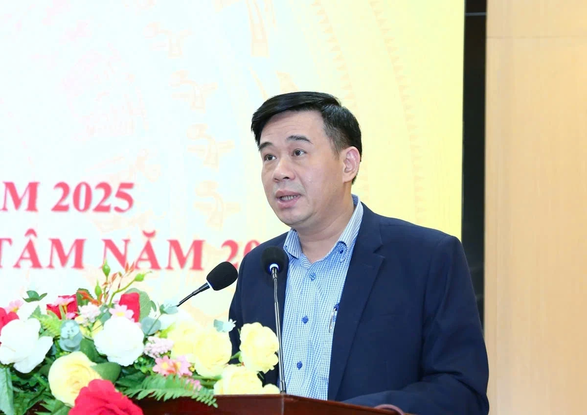 Ph&aacute; vỡ t&iacute;nh bảo thủ, tr&igrave; trệ, thay đổi tư duy, nhận thức nhằm tạo ra sức chiến đấu của tổ chức cơ sở đảng