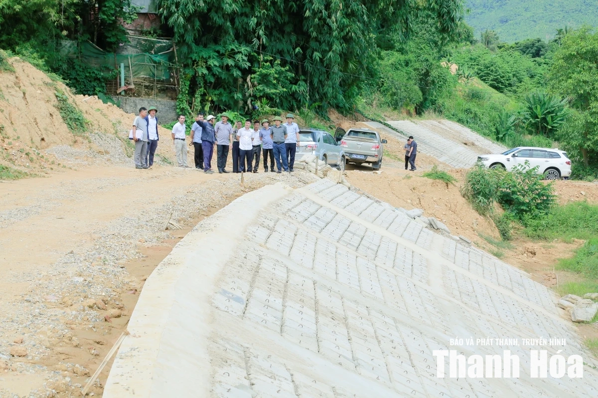 Đôn đốc công tác chuẩn bị ứng phó thiên tai tại các xã miền núi