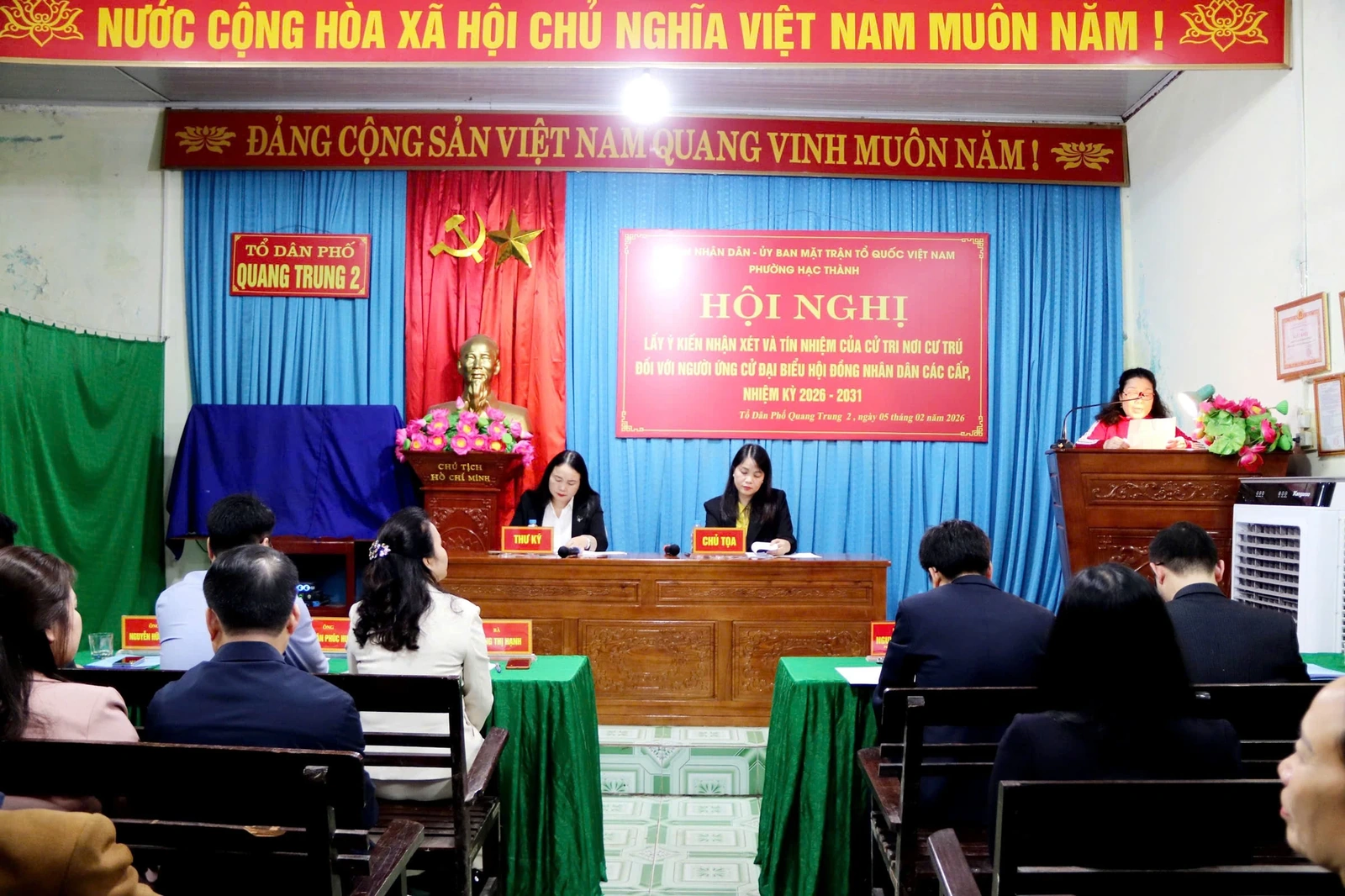 Cử tri Tổ d&acirc;n phố Quang Trung 2, phường Hạc Th&agrave;nh thống nhất giới thiệu 6 người ứng cử đại biểu HĐND c&aacute;c cấp