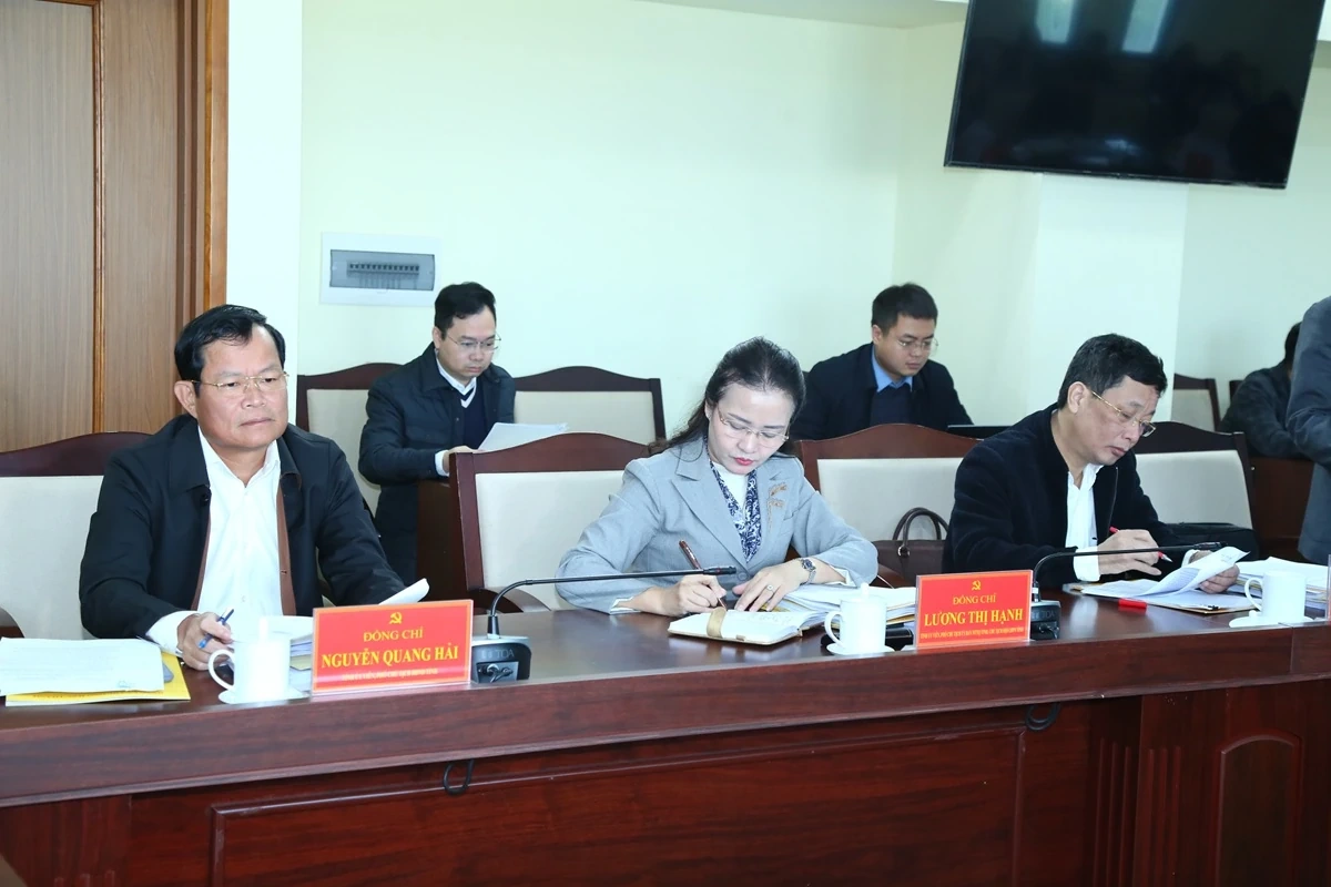 N&ecirc;u cao tr&aacute;ch nhiệm, chủ động triển khai c&ocirc;ng t&aacute;c chuẩn bị bầu cử đảm bảo tiến độ, đ&uacute;ng quy định