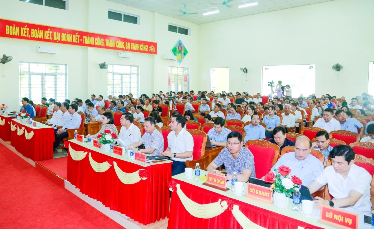 Đại biểu HĐND tỉnh lắng nghe tâm tư, nguyện vọng cử tri trước kỳ họp thường lệ giữa năm 2026