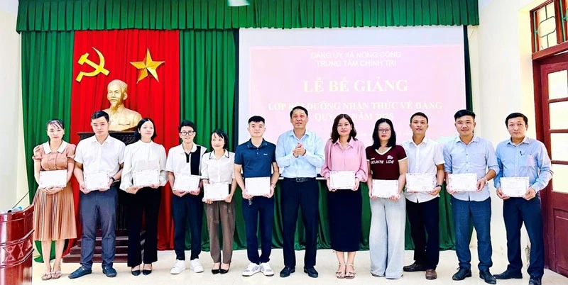 N&ocirc;ng Cống tạo chuyển biến r&otilde; n&eacute;t trong c&ocirc;ng t&aacute;c x&acirc;y dựng Đảng