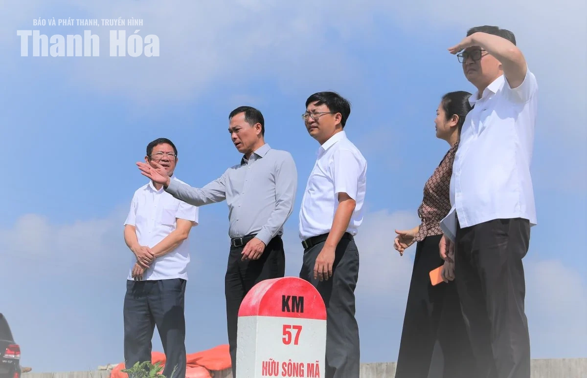 Chủ tịch UBND tỉnh Tô Anh Dũng kiểm tra, chỉ đạo công tác xây dựng cảnh quan, bảo vệ môi trường tại phường Sầm Sơn