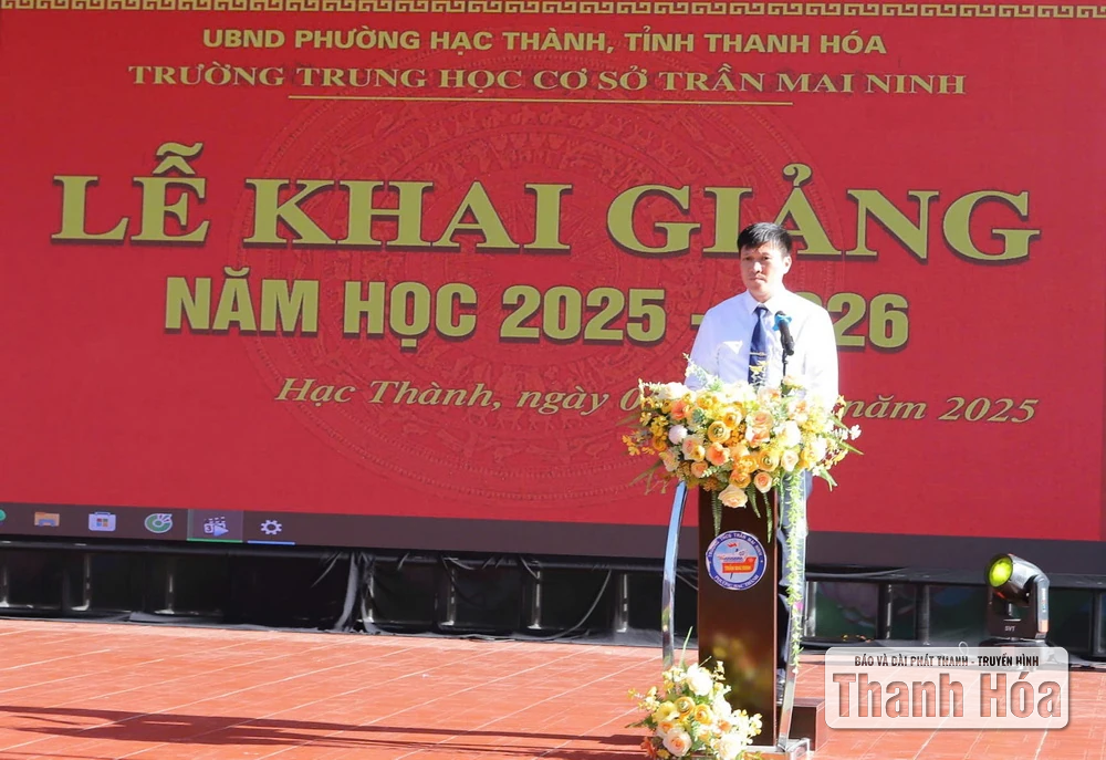 Bí thư Tỉnh ủy Nguyễn Doãn Anh và Chủ tịch UBND tỉnh Đỗ Minh Tuấn dự lễ khai giảng năm học 2025-2026 tại Trường THCS Trần Mai Ninh