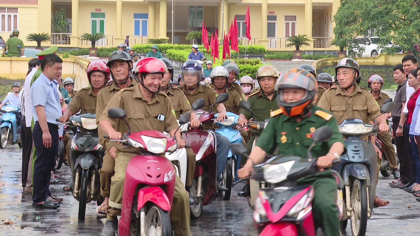 Xã Quý Lộc ra quân thiết lập lại trật tự đô thị, trật tự công cộng