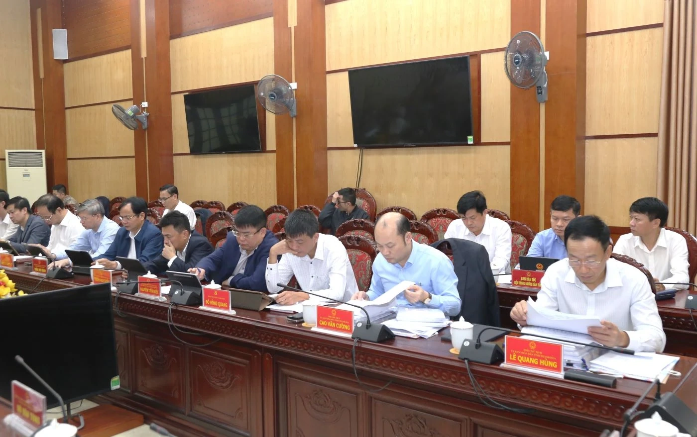 Thảo luận, cho &yacute; kiến v&agrave;o kế hoạch, chương tr&igrave;nh h&agrave;nh động ph&aacute;t triển kinh tế - x&atilde; hội năm 2026