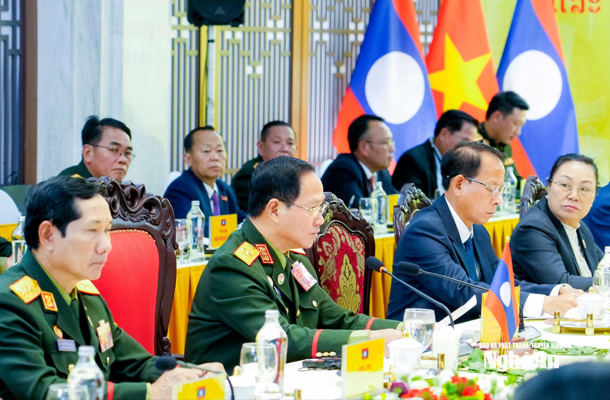 Hội đàm giữa Bộ trưởng Bộ Quốc phòng Việt Nam và Bộ trưởng Bộ Quốc phòng Lào