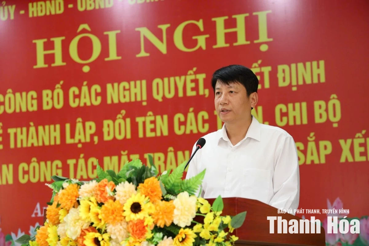 Xã An Nông công bố các nghị quyết, quyết định kiện toàn tổ chức thôn