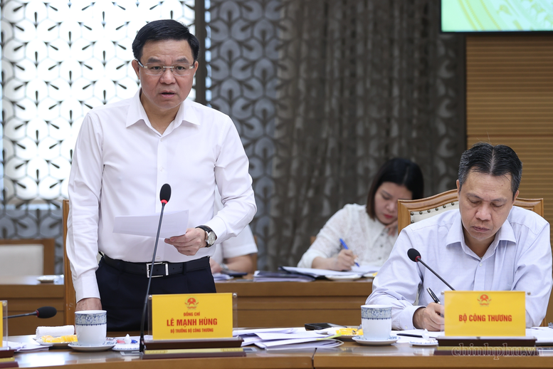Thủ tướng: Cắt giảm tối đa các khâu trung gian, giảm chi phí, bảo đảm đủ xăng dầu trong mọi tình huống- Ảnh 5.
