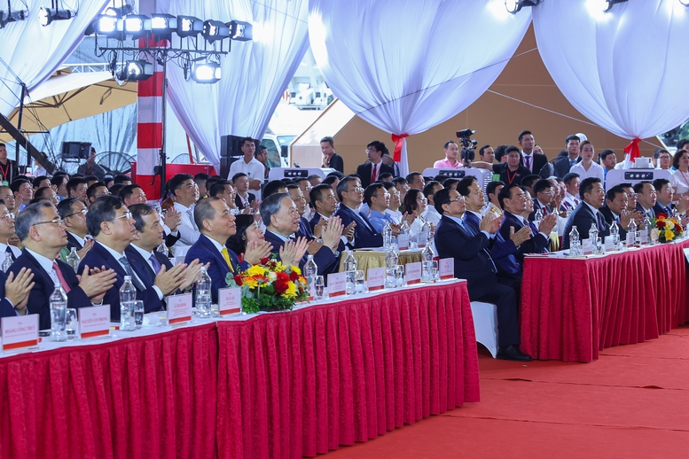 Thủ tướng Phạm Minh Chính: Không khí đặc biệt, khí thế đặc biệt, nỗ lực đặc biệt, sẽ tạo thành quả đặc biệt- Ảnh 4. Thủ tướng Phạm Minh Chính: Không khí đặc biệt, khí thế đặc biệt, nỗ lực đặc biệt, sẽ tạo thành quả đặc biệt- Ảnh 4.