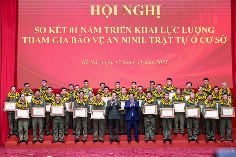 Thủ tướng nêu phương châm 14 chữ với lực lượng bảo vệ an ninh, trật tự ở cơ sở- Ảnh 11. Thủ tướng nêu phương châm 14 chữ với lực lượng bảo vệ an ninh, trật tự ở cơ sở- Ảnh 11.