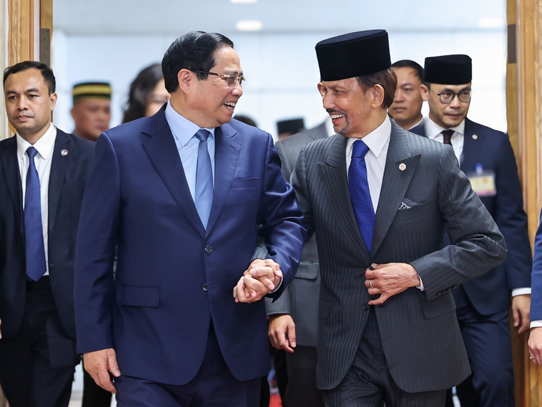 Thủ tướng Phạm Minh Chính hội kiến Quốc vương Brunei- Ảnh 1.