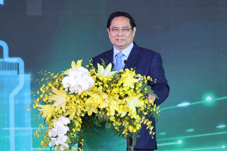 Thủ tướng khánh thành nhà máy điện LNG đầu tiên của Việt Nam – dự án kiểu mẫu, tiêu biểu về nhiều mặt- Ảnh 9. Thủ tướng khánh thành nhà máy điện LNG đầu tiên của Việt Nam – dự án kiểu mẫu, tiêu biểu về nhiều mặt- Ảnh 9.