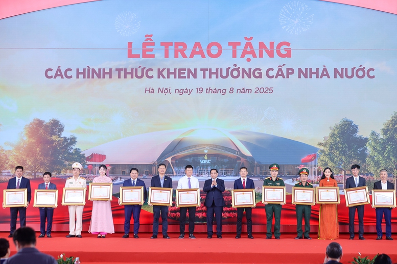 Thủ tướng Phạm Minh Chính: Không khí đặc biệt, khí thế đặc biệt, nỗ lực đặc biệt, sẽ tạo thành quả đặc biệt- Ảnh 12. Thủ tướng Phạm Minh Chính: Không khí đặc biệt, khí thế đặc biệt, nỗ lực đặc biệt, sẽ tạo thành quả đặc biệt- Ảnh 12.