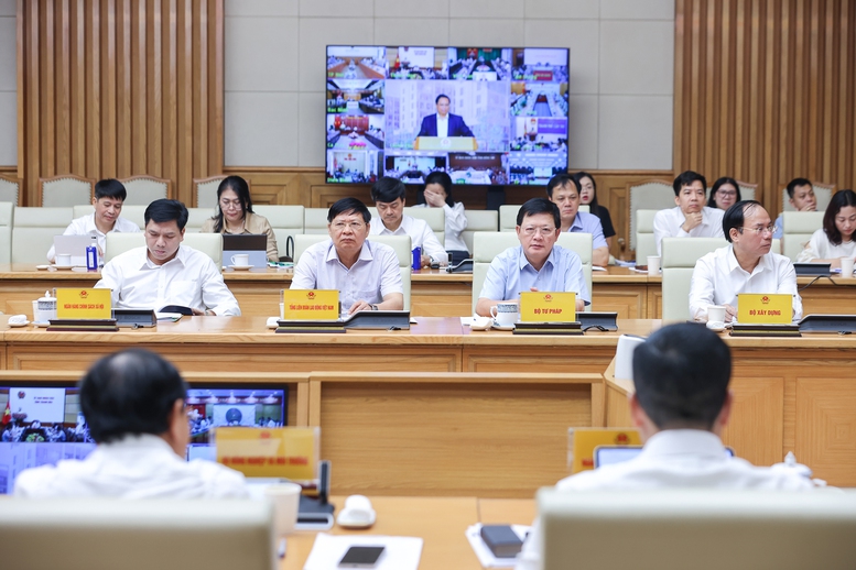 Thủ tướng: Nâng ngưỡng thu nhập được mua nhà xã hội theo hướng phù hợp hơn- Ảnh 6. Thủ tướng: Nâng ngưỡng thu nhập được mua nhà xã hội theo hướng phù hợp hơn- Ảnh 6.