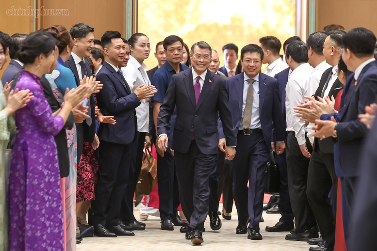 Thủ tướng: Kiến nghị của doanh nghiệp phải được xử lý đến cùng và tất cả câu trả lời phải được công khai- Ảnh 1.