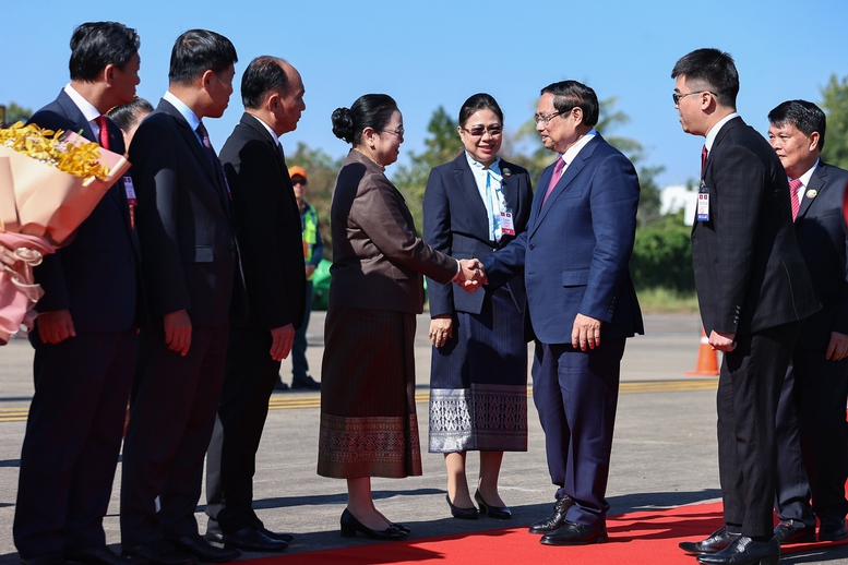 Thủ tướng Phạm Minh Chính tới Thủ đô Vientiane, bắt đầu chuyến công tác tại Lào- Ảnh 3.